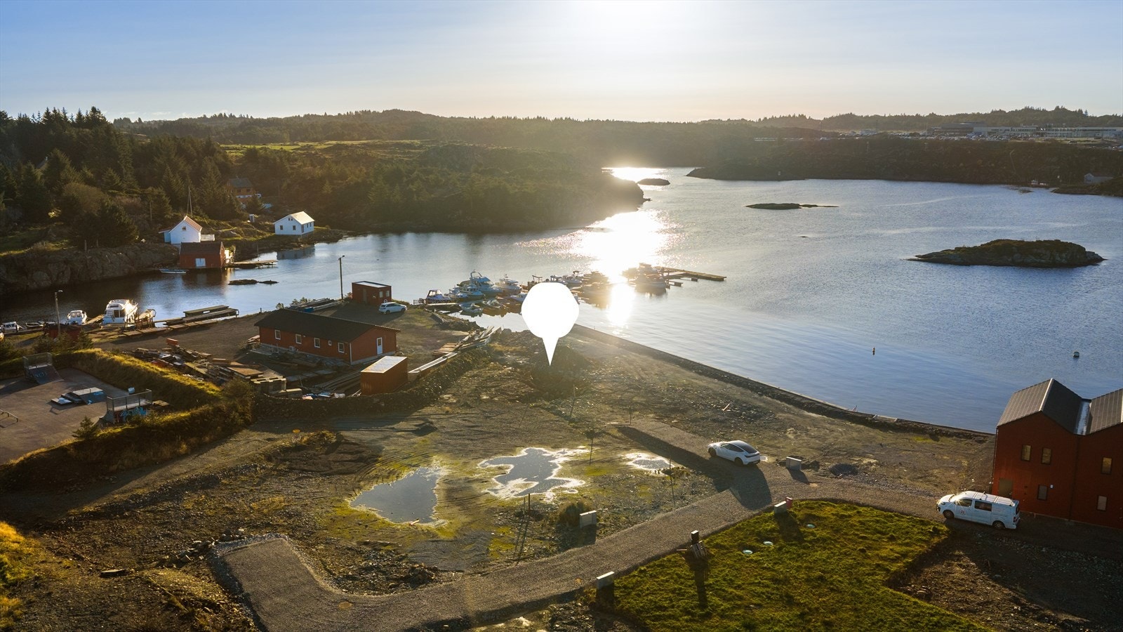 Tomtene er regulert til lagerbygg eller sjøbod - kjøper står fritt til å selv velge et av de to alternativene Galleribilde