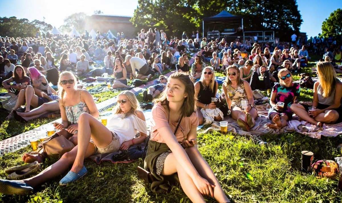 SOFIENBERGPARKEN PIKNIK ARRANGEMENT/STUDENTLIVET Galleribilde