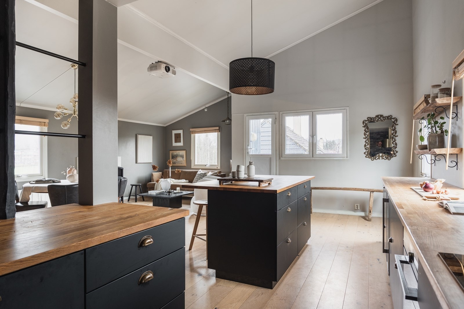 Det ble lagt nytt kvalitets kjøkken i 2019, total utskifting av innredning. Galleribilde