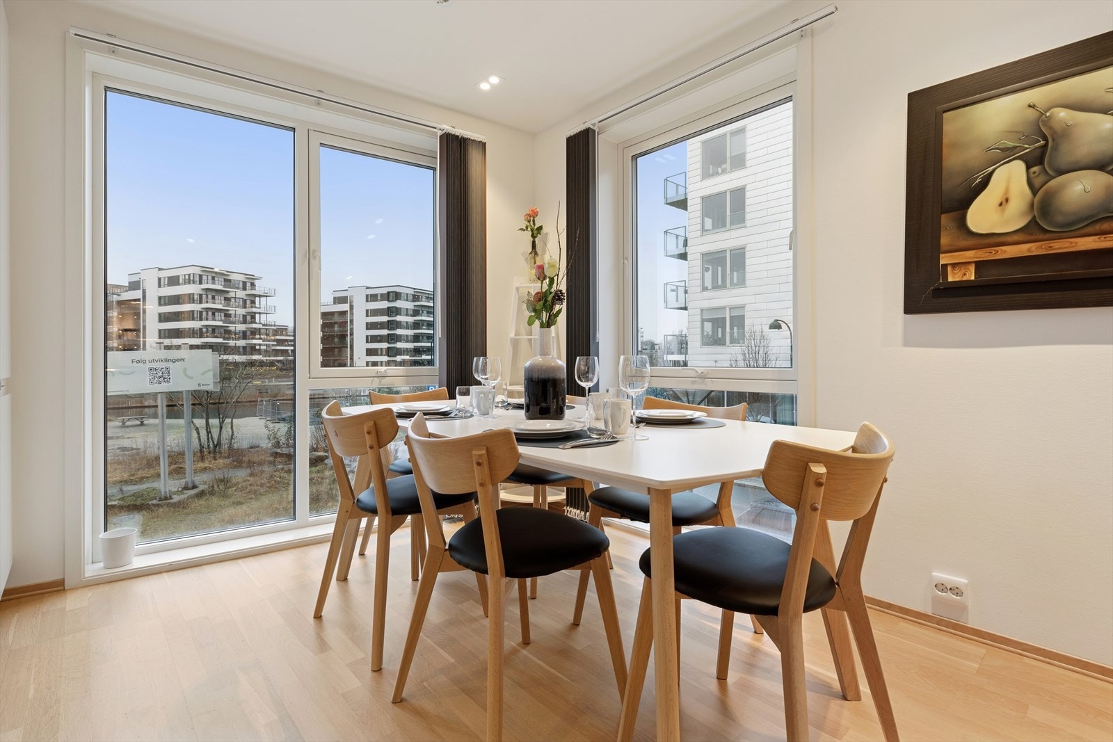 Det er også god plass til spisebord, uten at det går på bekostning av stuearealet. Galleribilde