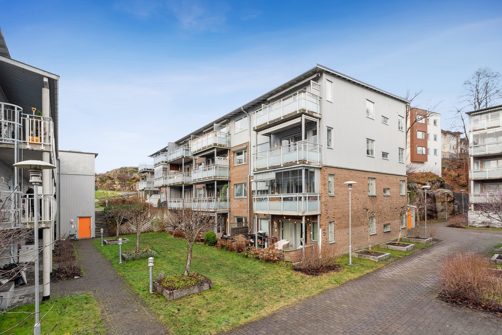 Koselig og romslig 2-roms andelsleilighet på 51 kvm beliggende i 4. etasje sentralt i Drøbak sentrum Galleribilde