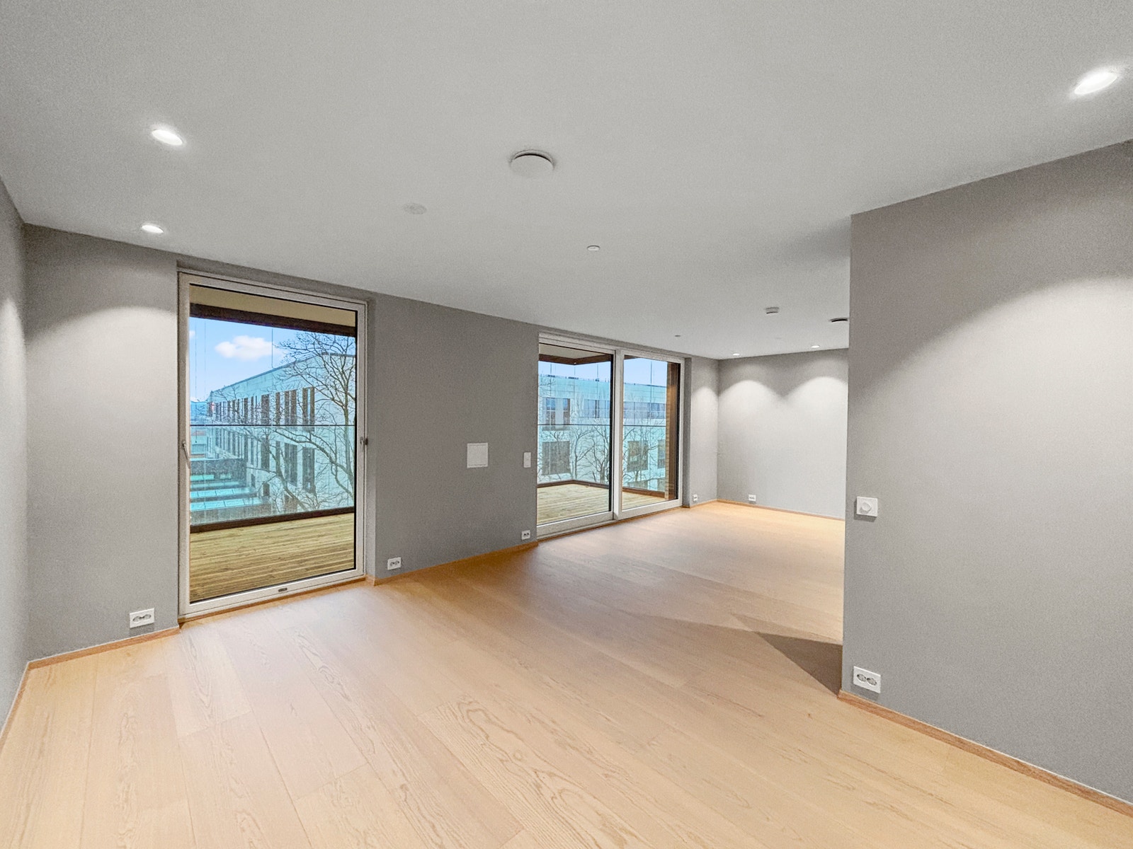 Leiligheten har åpen stue/kjøkkenløsning. Galleribilde