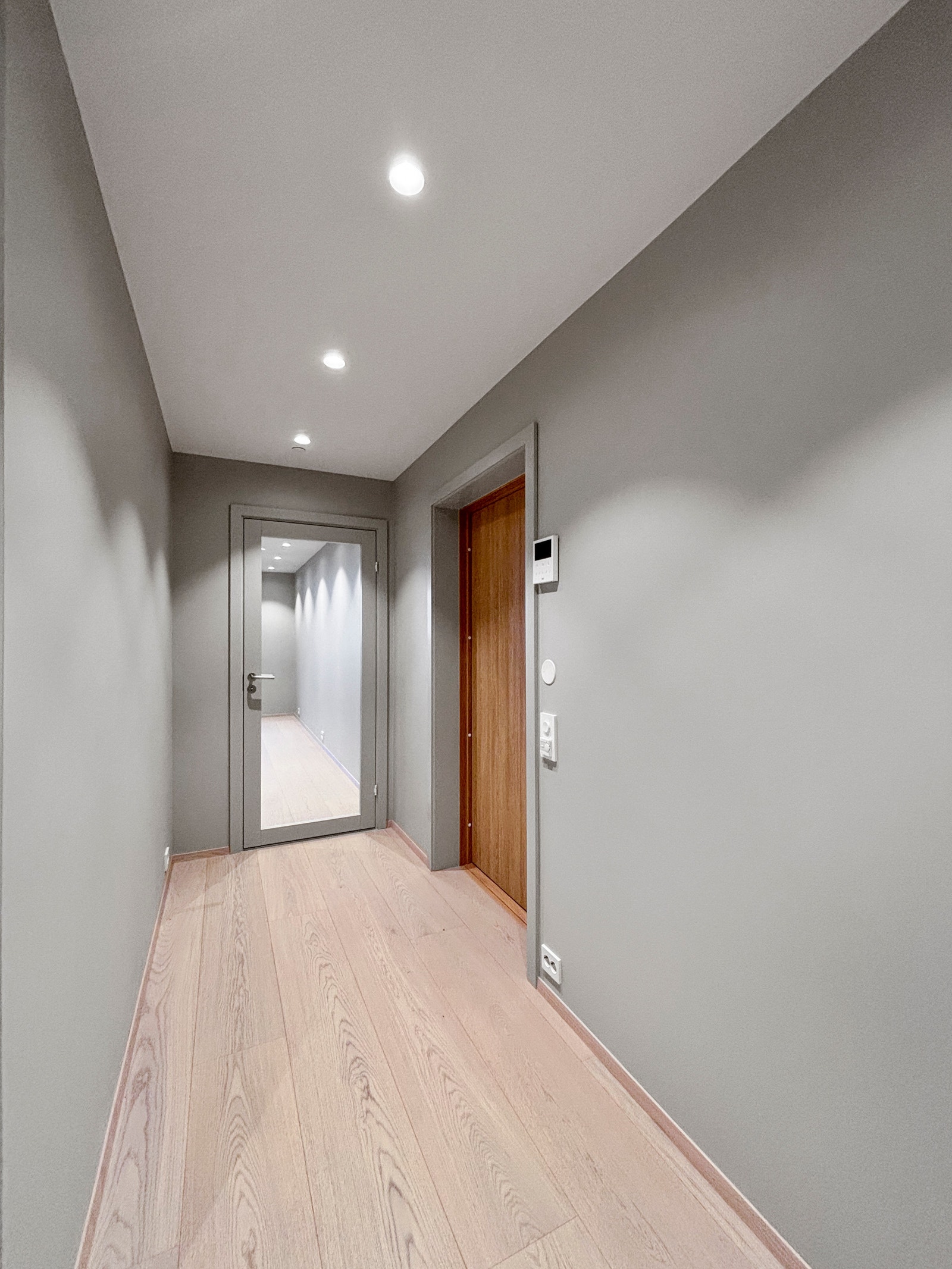 Glassdør inn til stue/kjøkken. Galleribilde