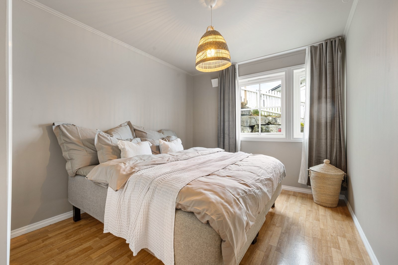 Boligen har et pent soverom av god størrelse. Galleribilde