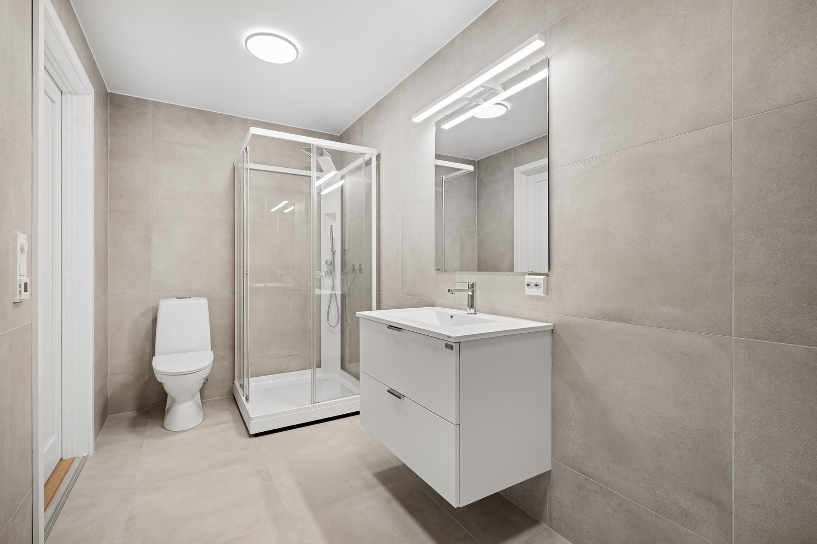 Bad med opplegg til vaskemaskin Galleribilde