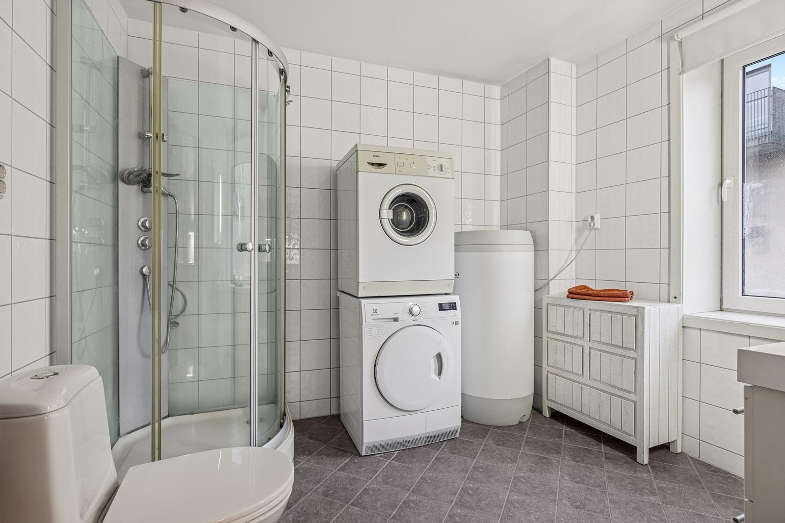 Flislagt bad med varmekabler. Galleribilde