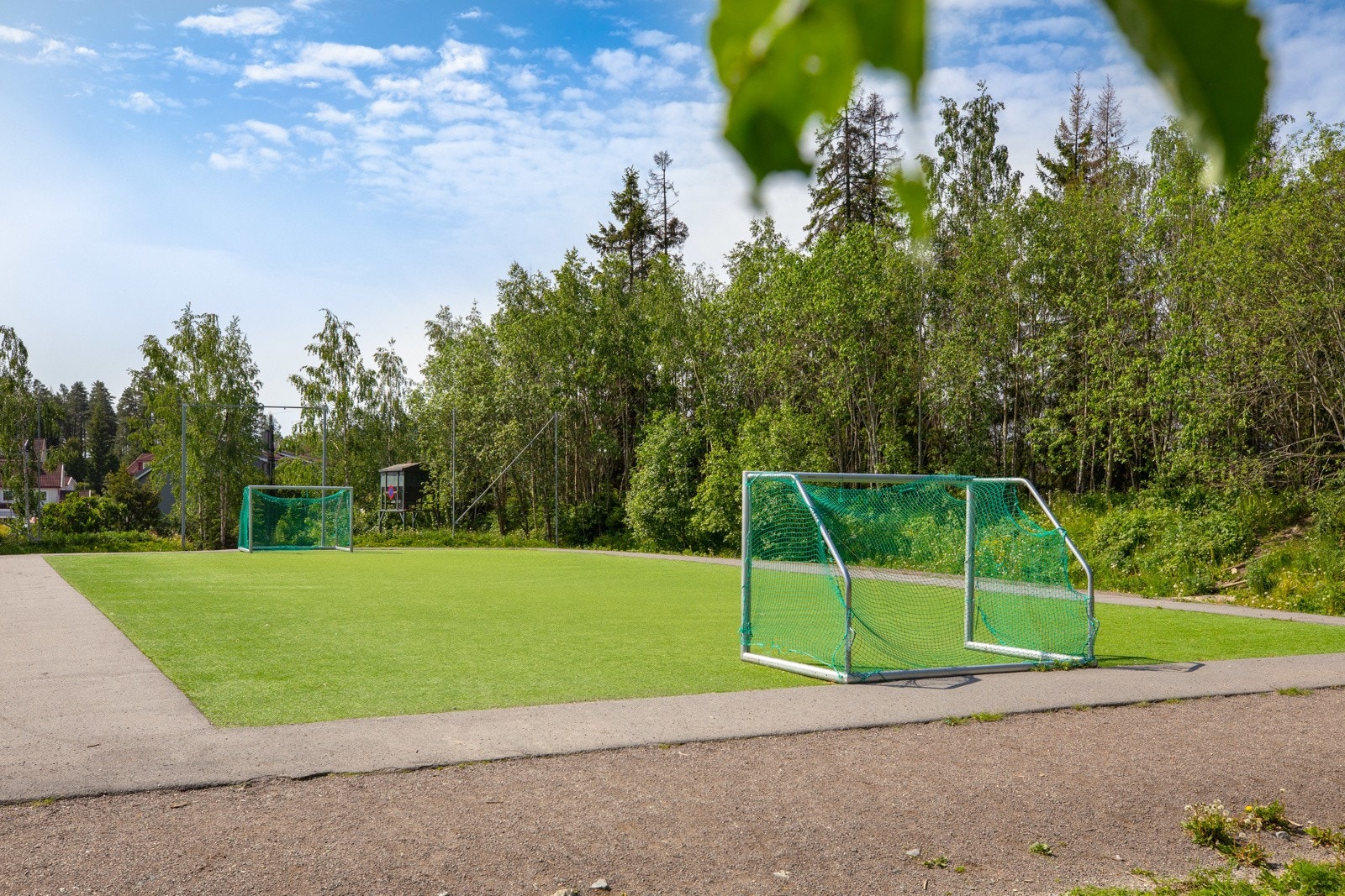 Kunstgressbane i nærheten. Galleribilde