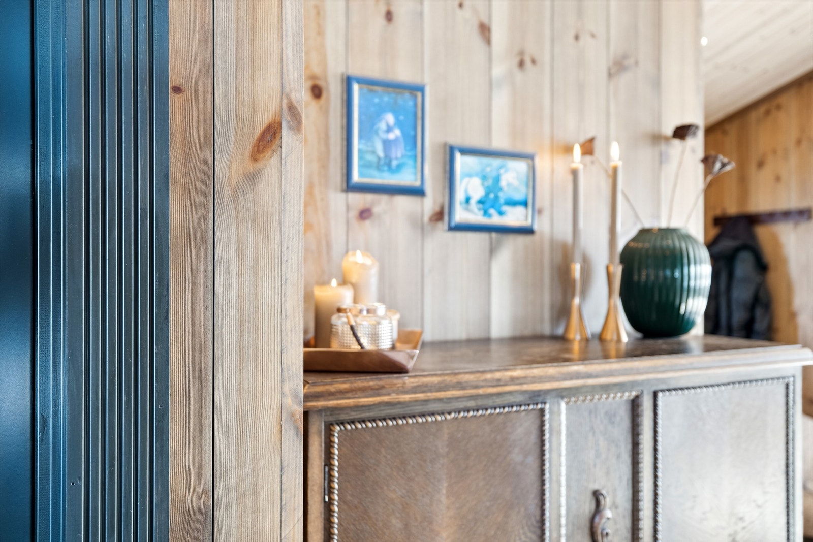 Flott Furu 25x187 Herregård sprekk B Osmo Terra Børstet panel på vegg Galleribilde