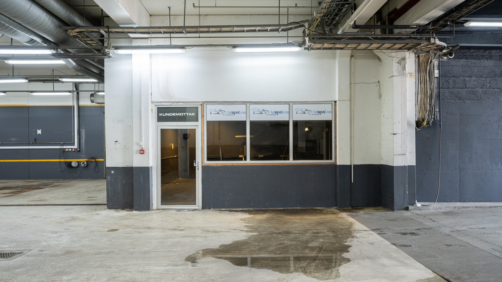 Kundemottak / kontor i verksted Galleribilde