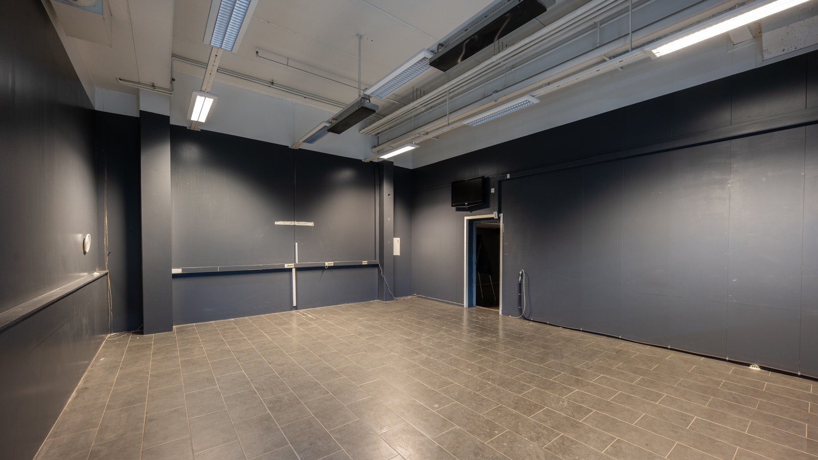 Kundemottak / kontor / WC / kjøkken m.m. Galleribilde