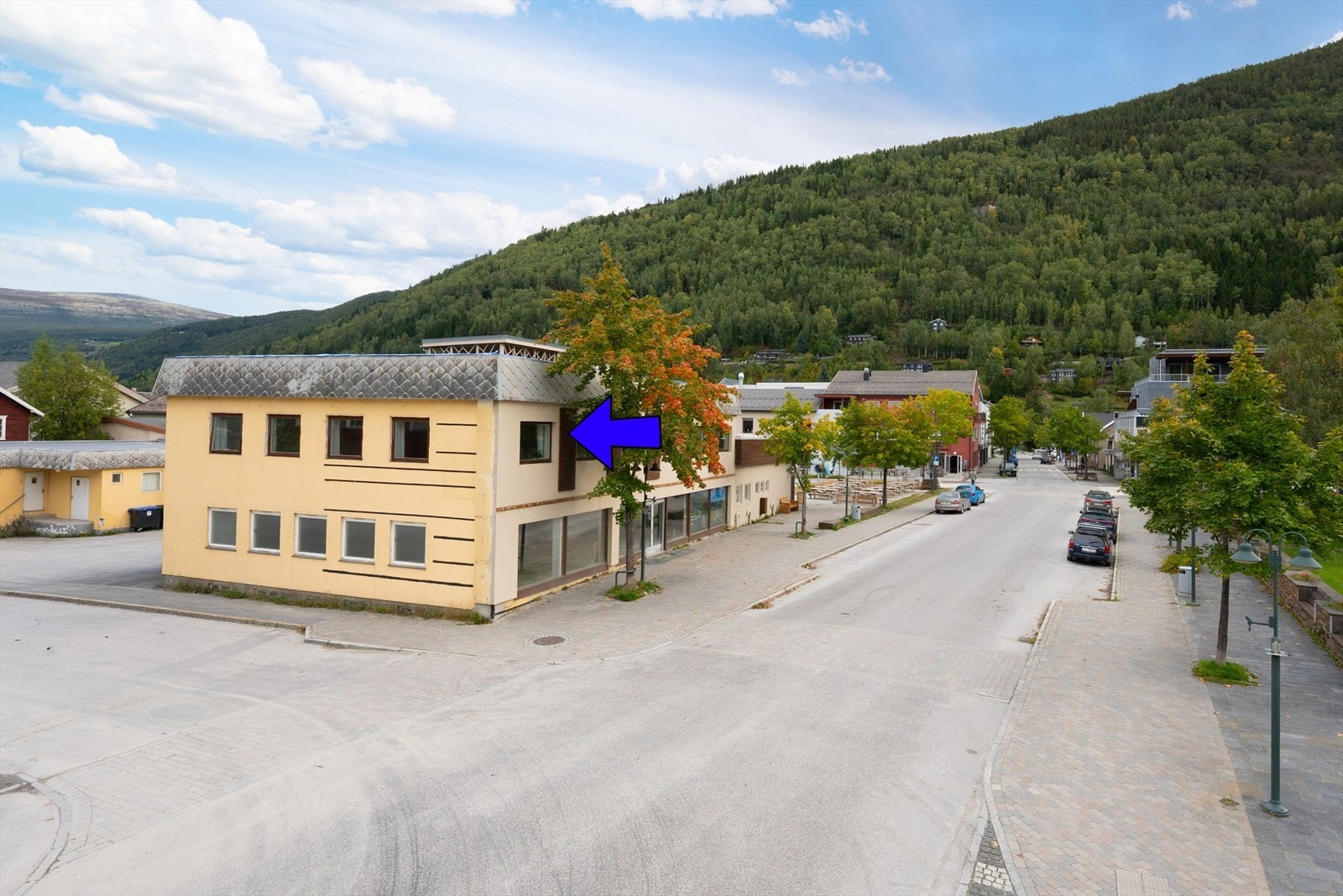 Leiligheten ligger i byggets 2. etasje. Galleribilde