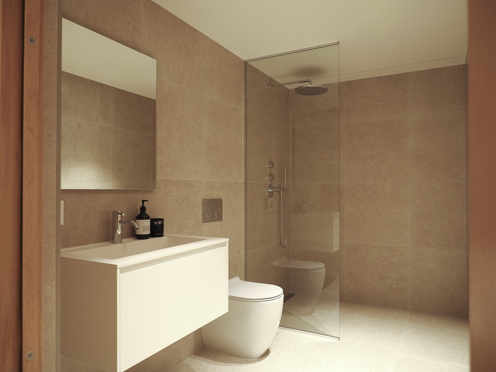 Bad i undersetasjen Galleribilde