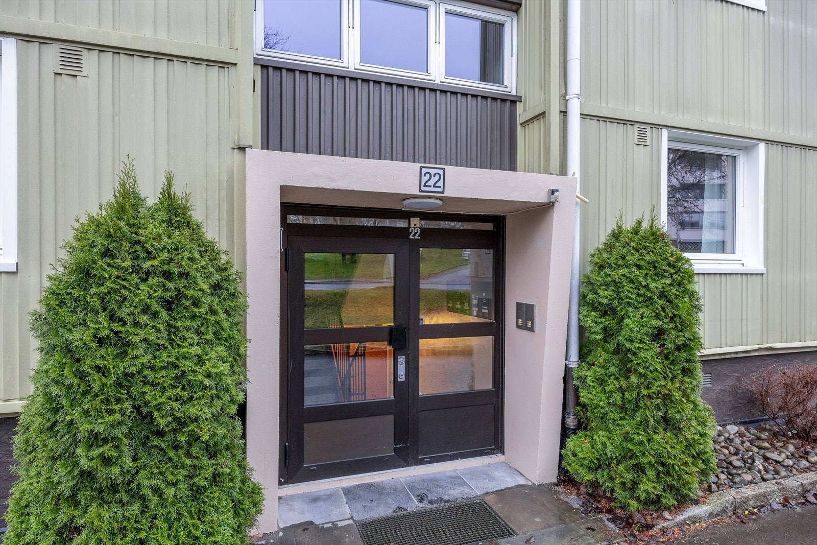 Borettslaget tilbyr fasiliteter som parsellhager, hobbyrom og ladeplasser for elbil. Galleribilde