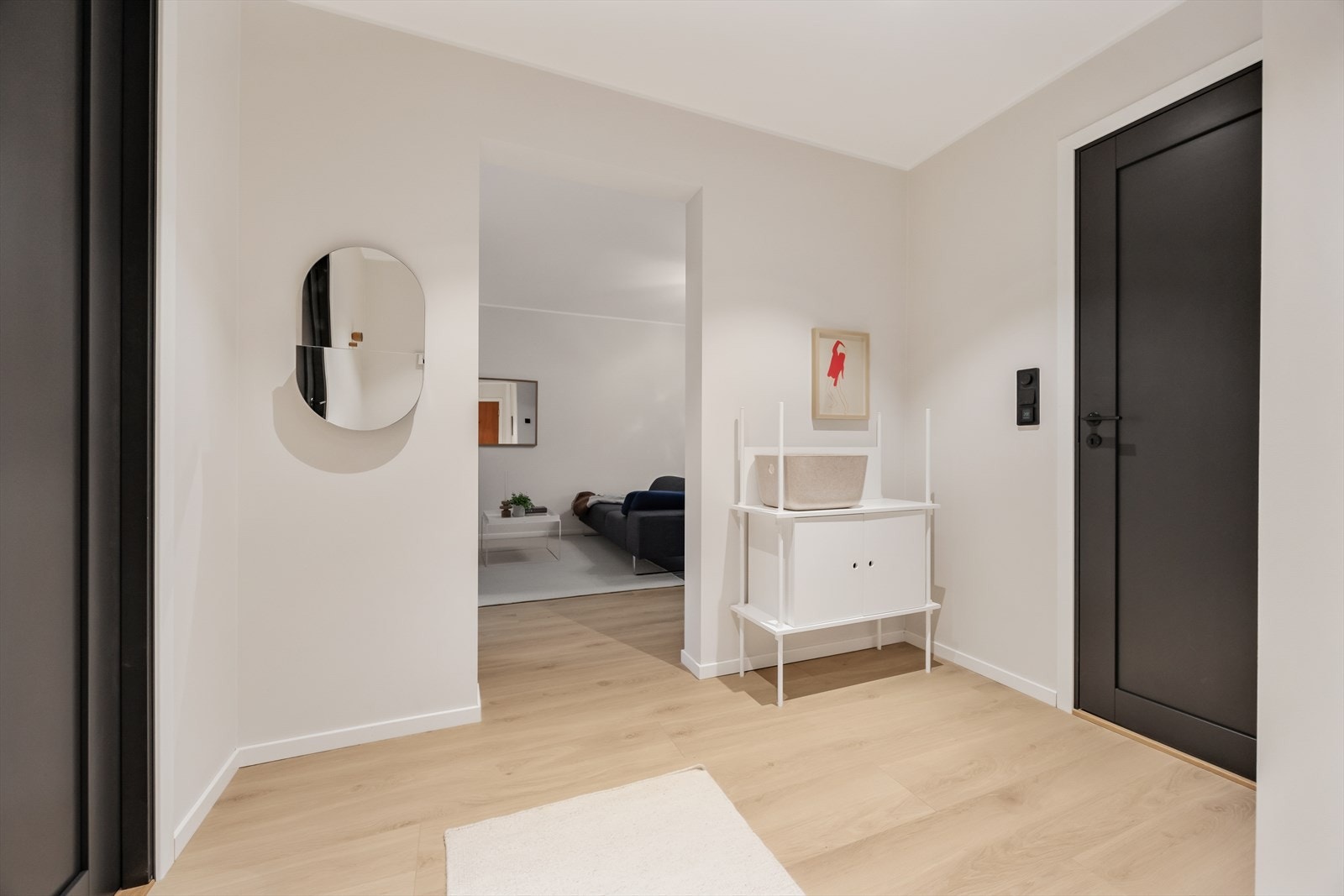 Fra entréen er det direkte tilgang til leilighetens sosiale sone og soverommene. Galleribilde
