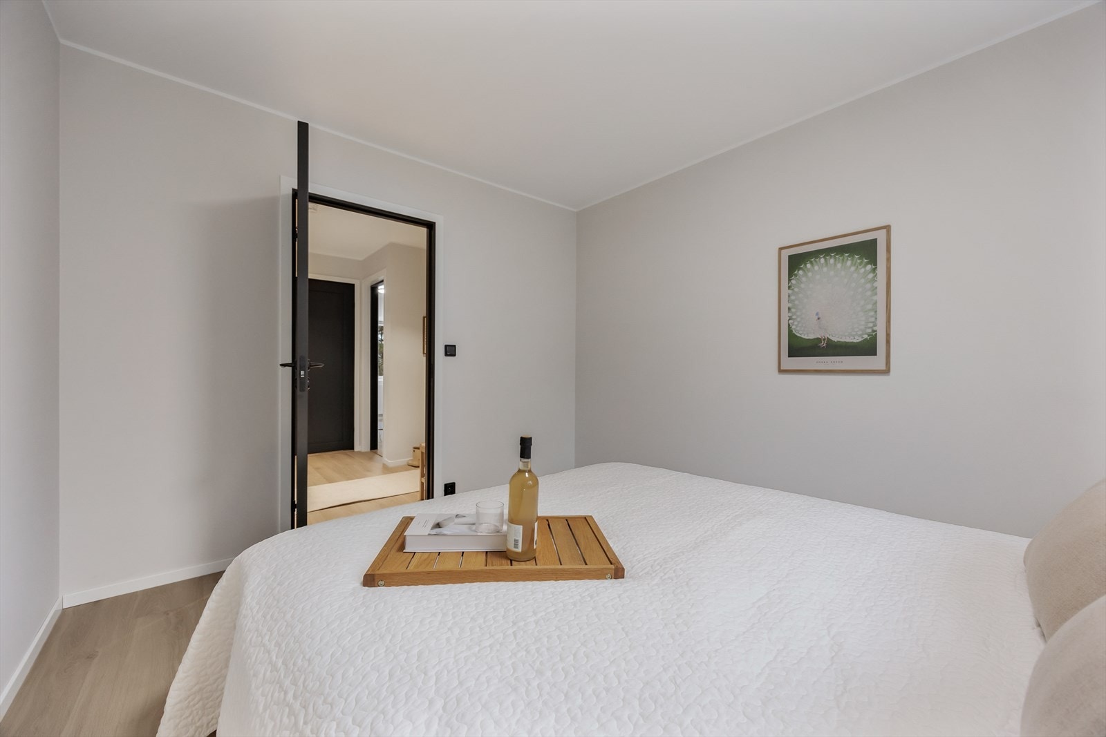 Hovedsoverommet har god plass til dobbeltseng og garderobeløsning. Galleribilde