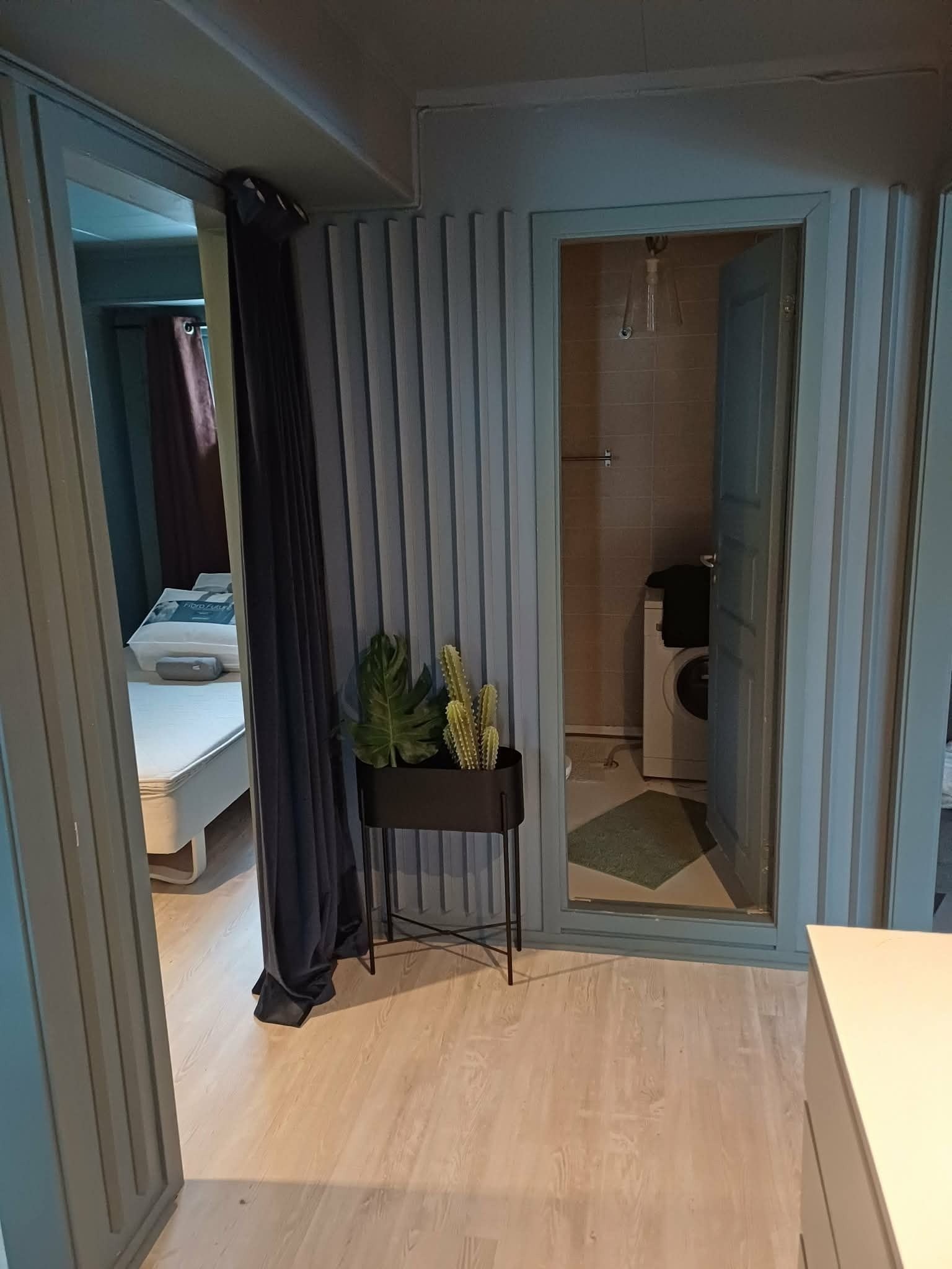 Gang/entre utleiedel Galleribilde