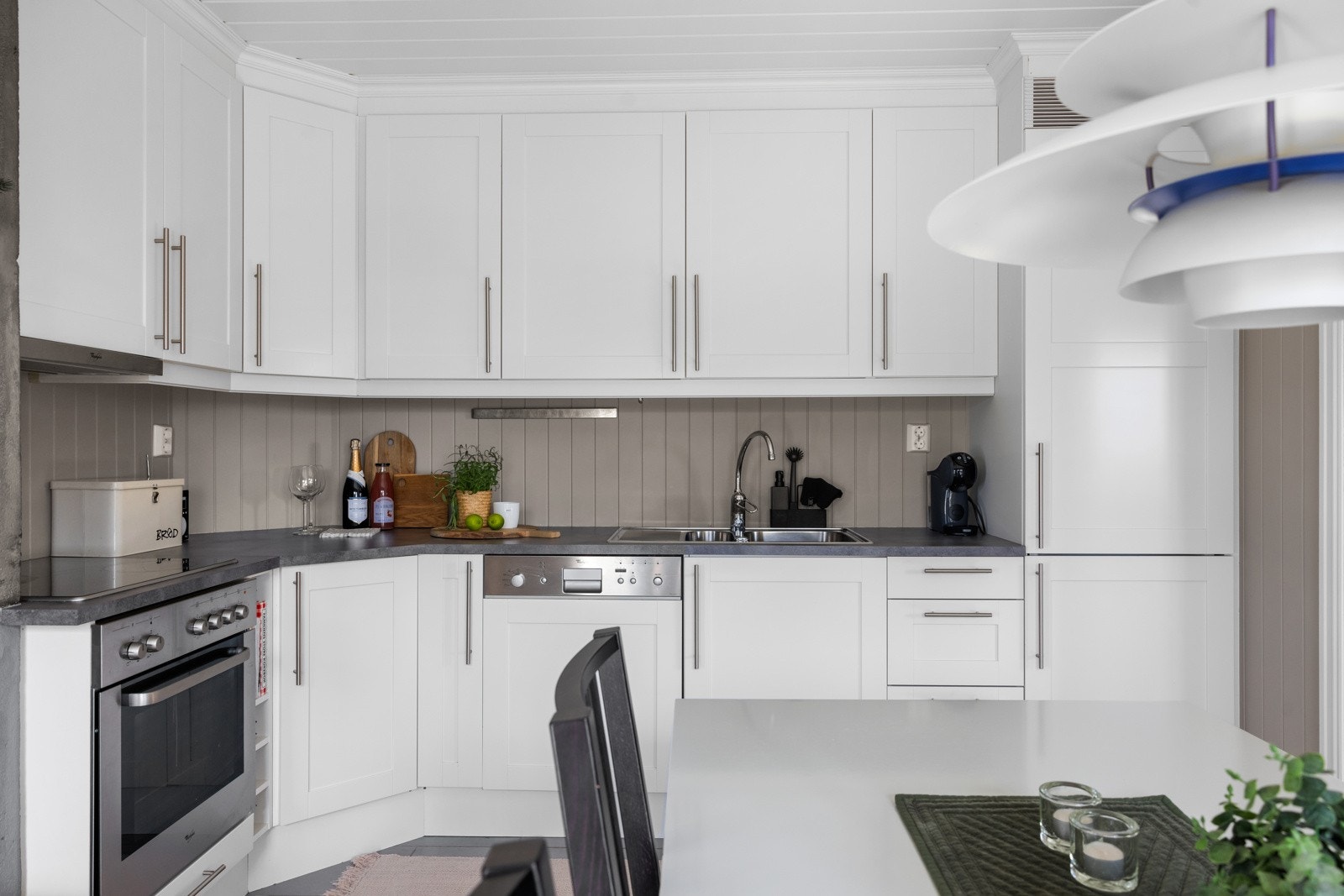 Lyst og hyggelig kjøkken Galleribilde