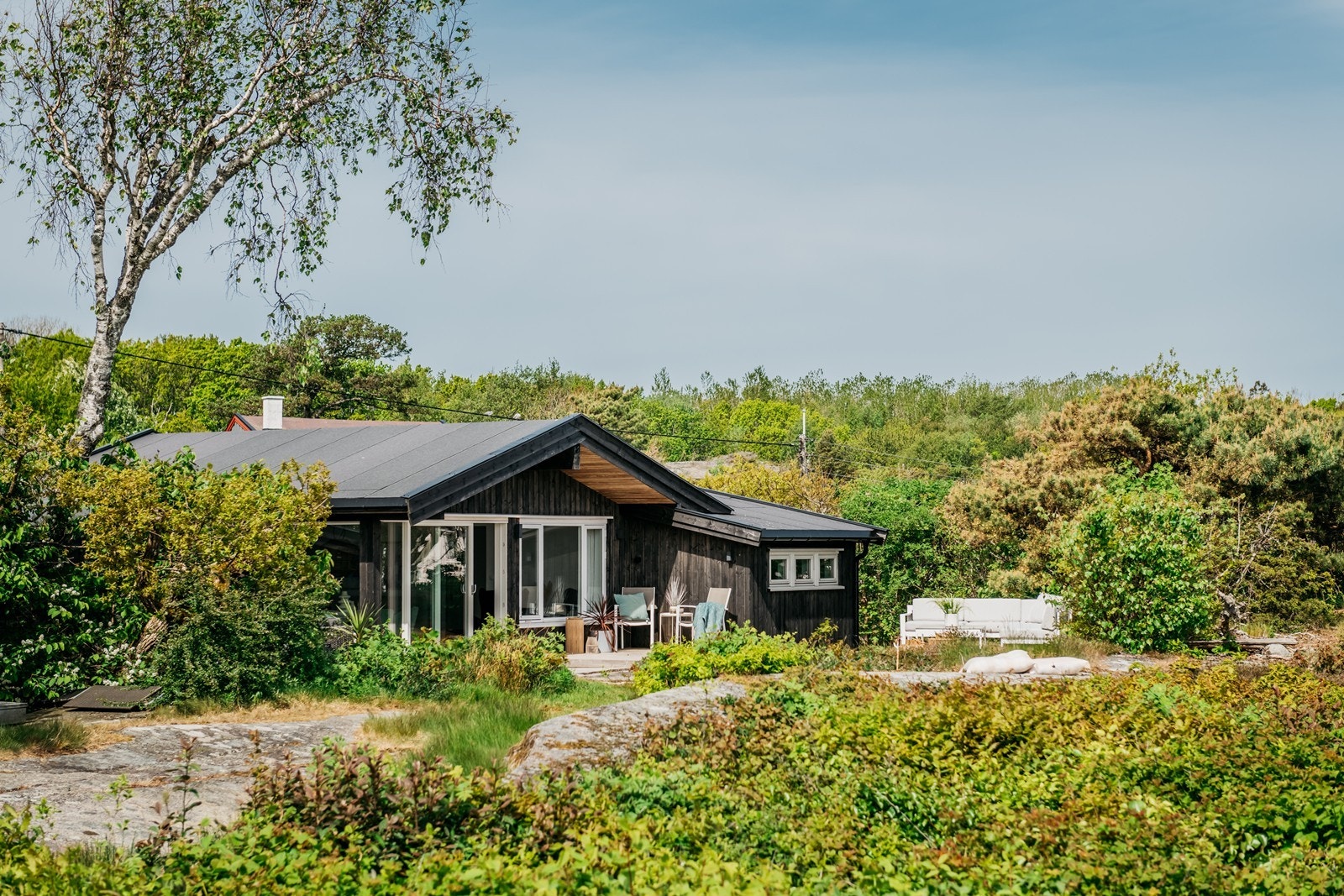 Stilig hytte i nydelige omgivelser Galleribilde