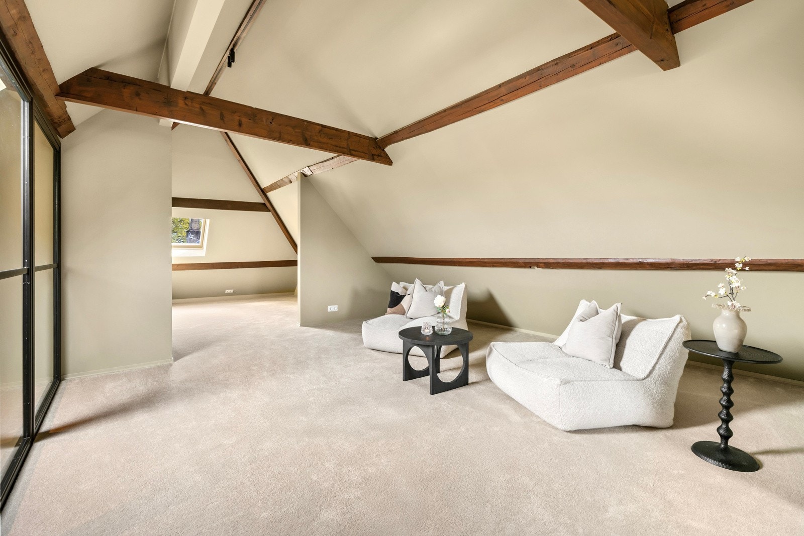 Det er også mulig å etablere et fjerde bad, da vann, avløp, sluk og el er lagt klart. Galleribilde