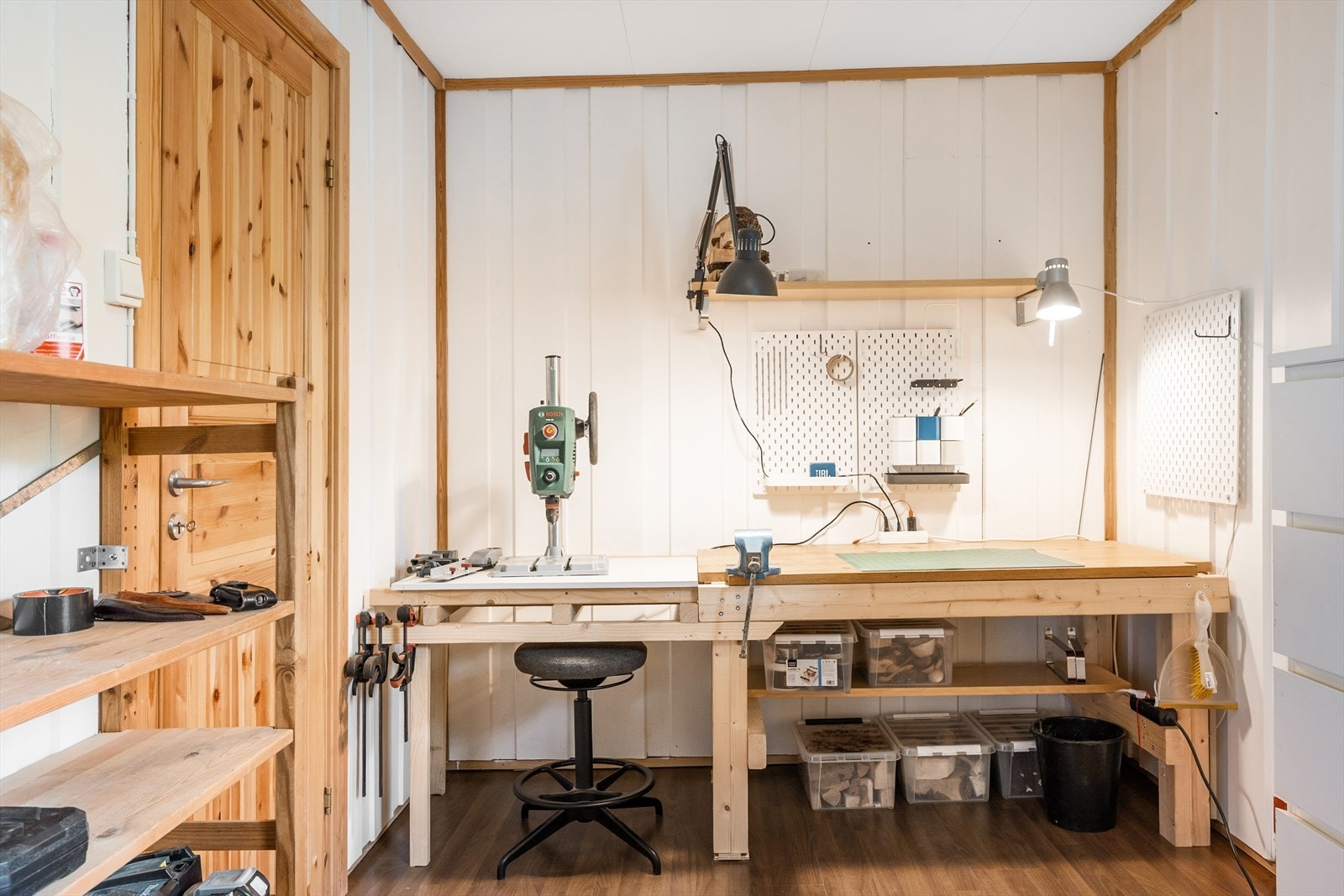 Rom innredet som hobbyrom. Galleribilde