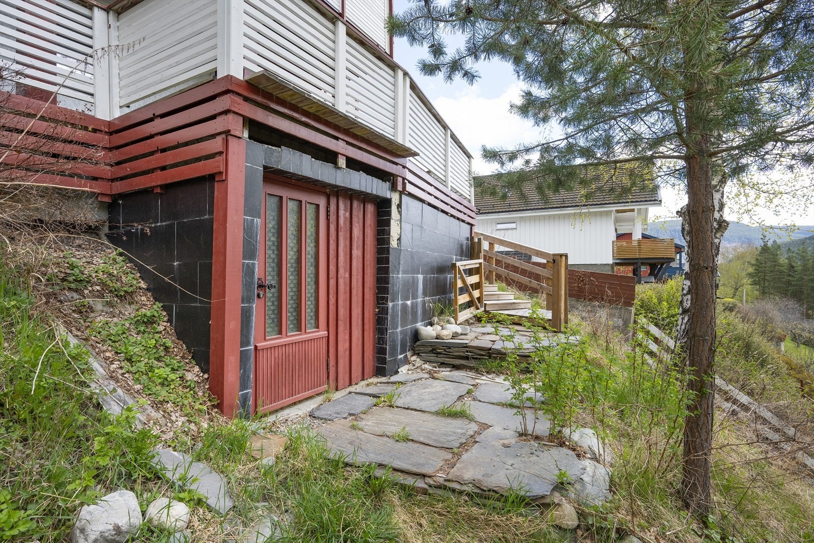 Under terrassen i underetasjen er det bod. Galleribilde