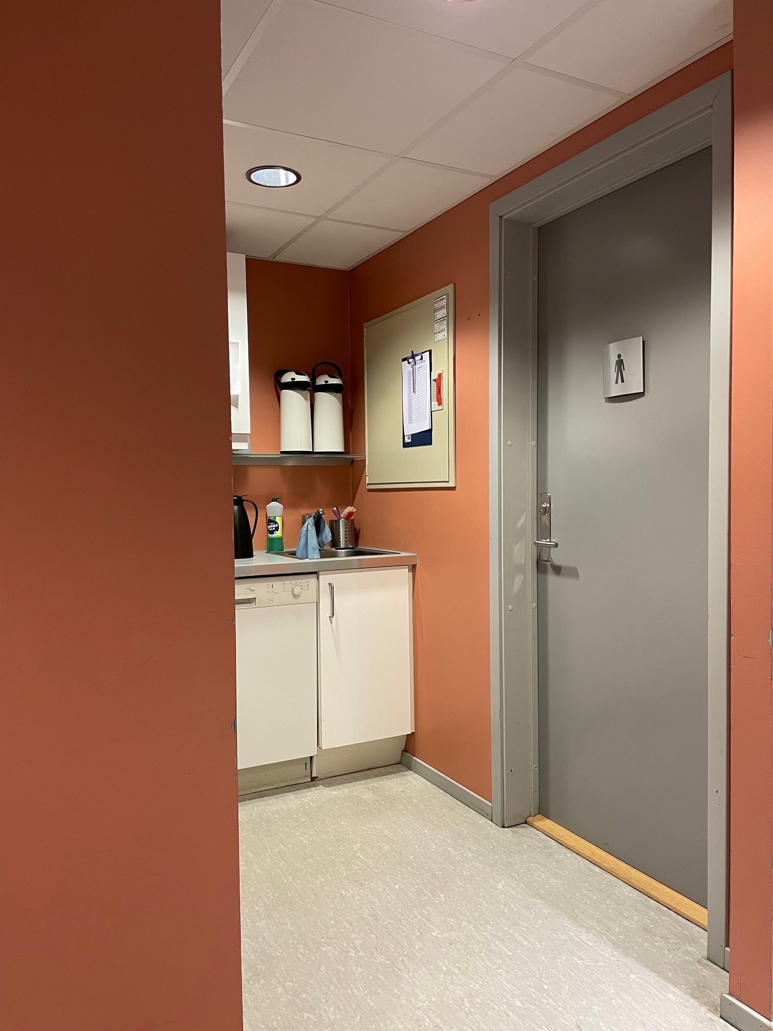 Kjøkkenkrok med toaletter Galleribilde