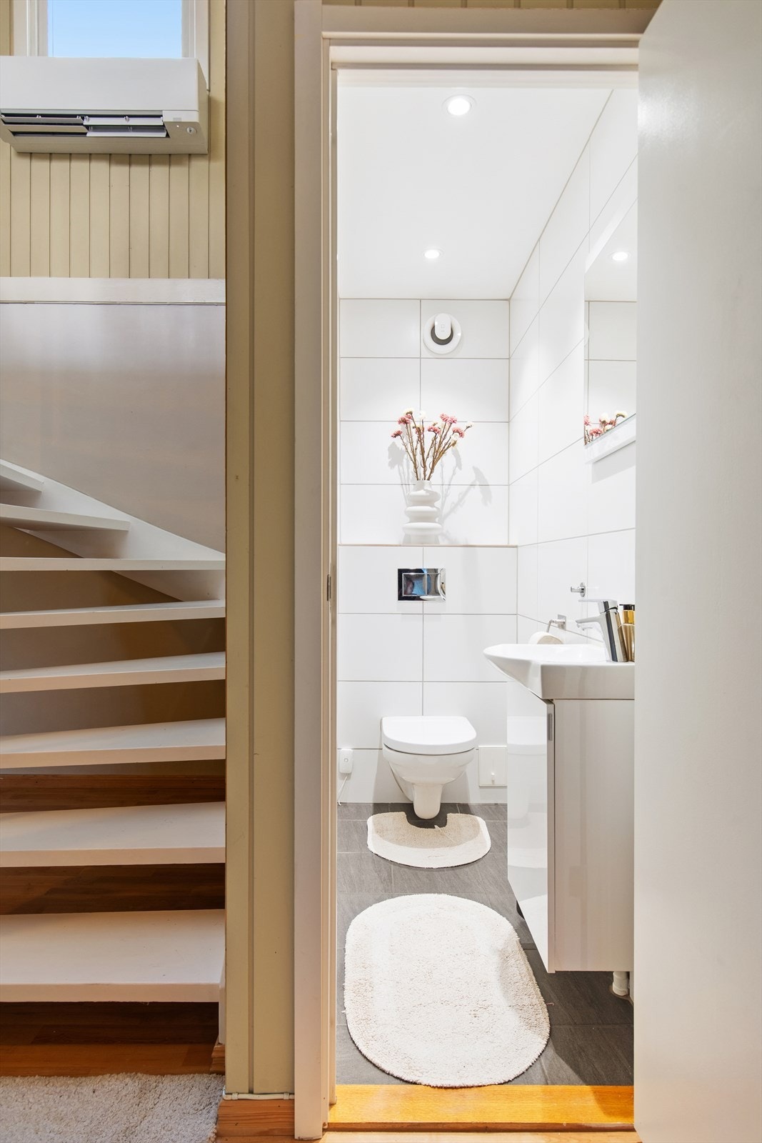 I underetasjen er det et praktisk separat toalettrom. Galleribilde