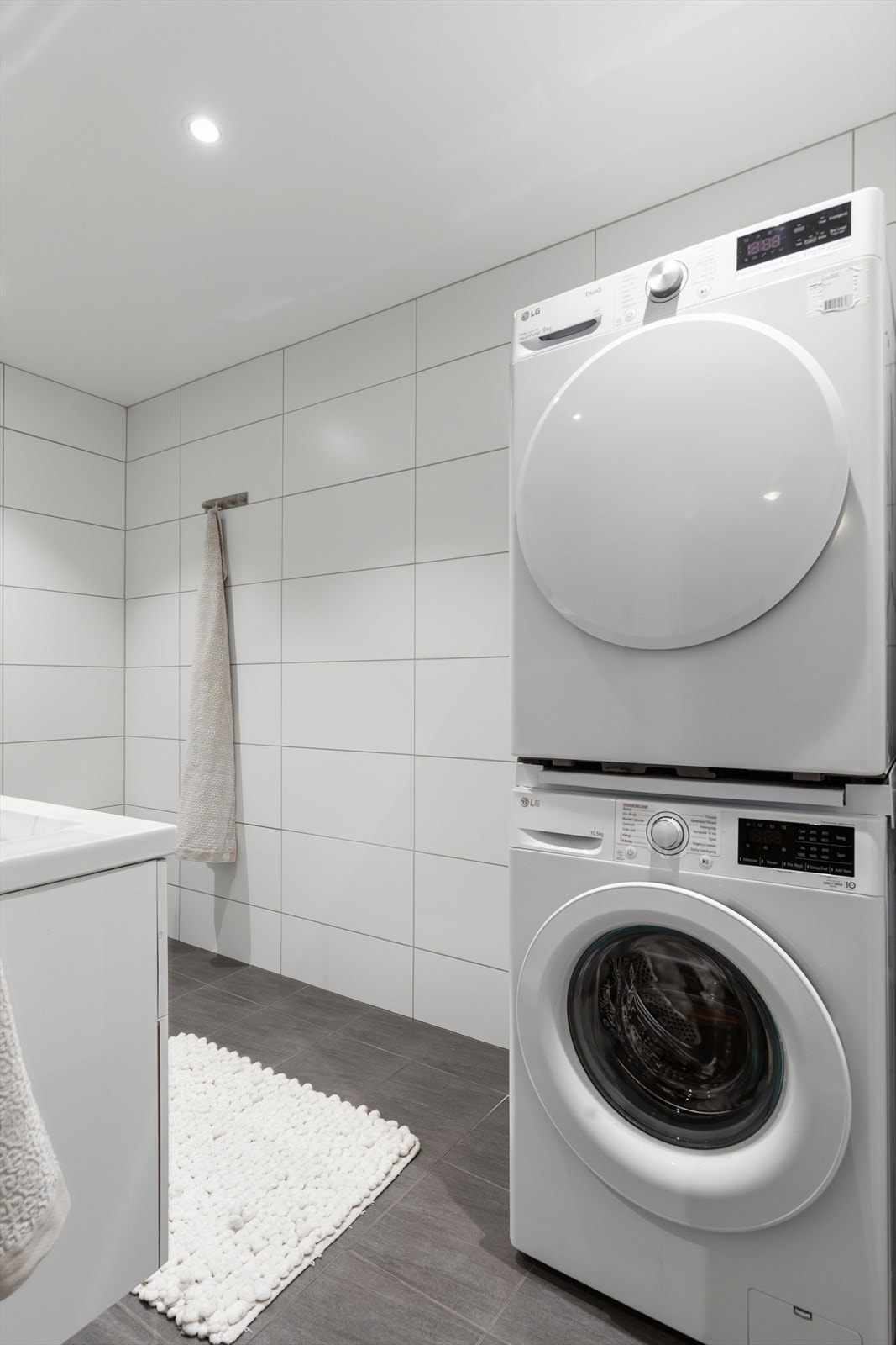 Opplegg til vaskemaskin og tørketrommel. Galleribilde