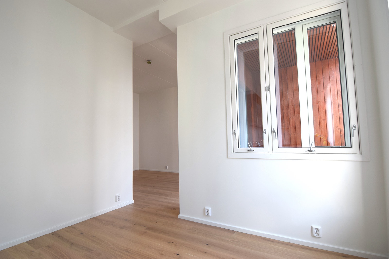 Spiseplass mellom stue/kjøkken. Galleribilde