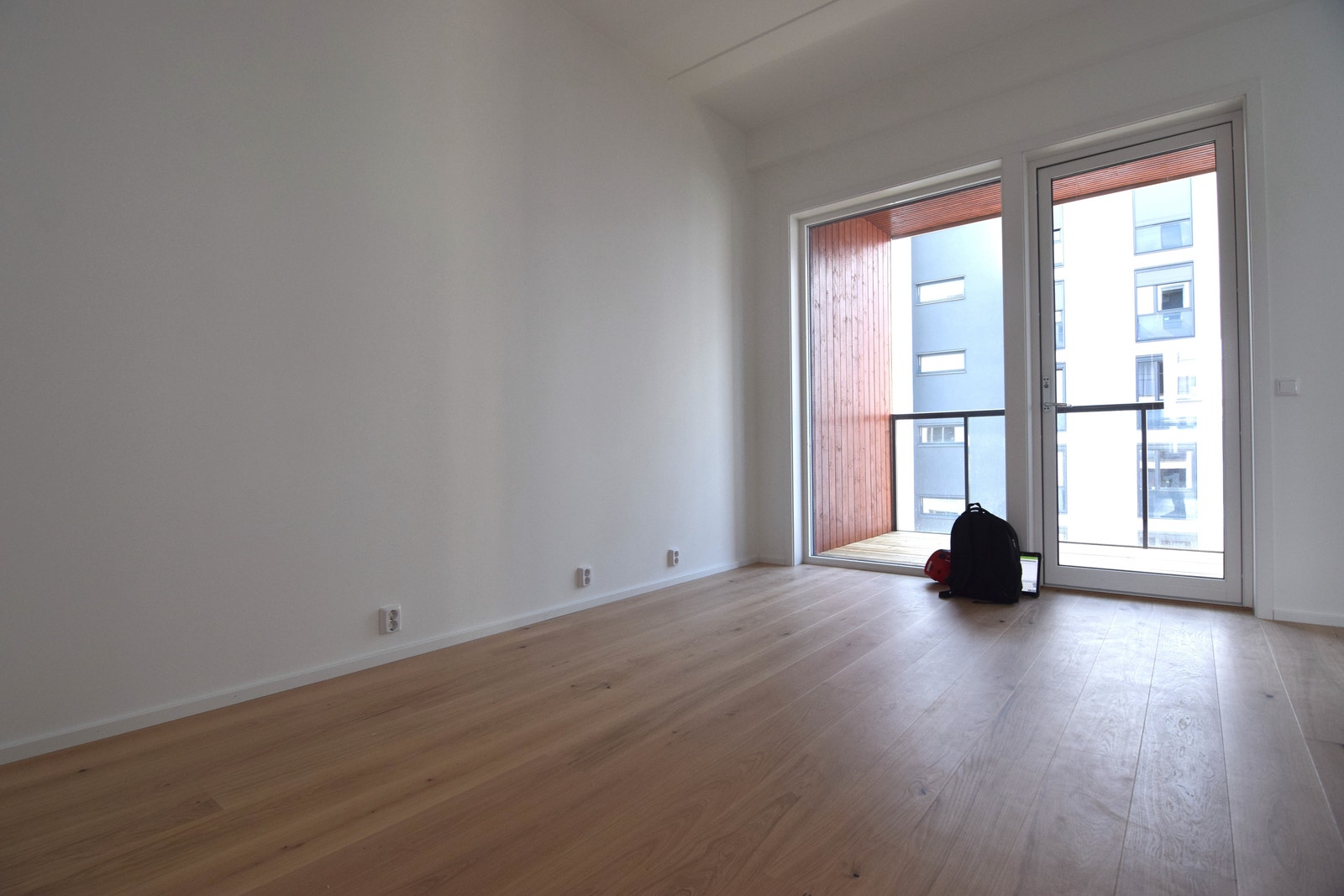 Stor og lys stue. Galleribilde