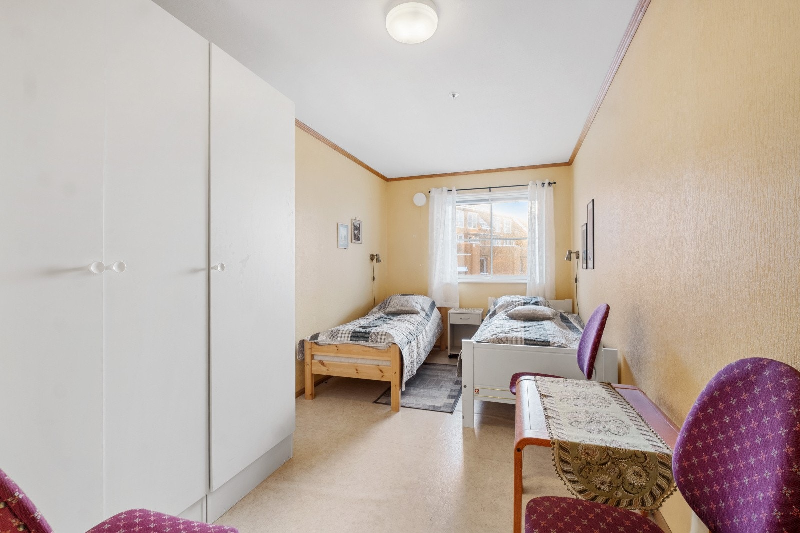 Borettslaget har to hybler med tilhørende bad som kan leies når du har besøk og trenger ekstra overnattingsplass. Galleribilde