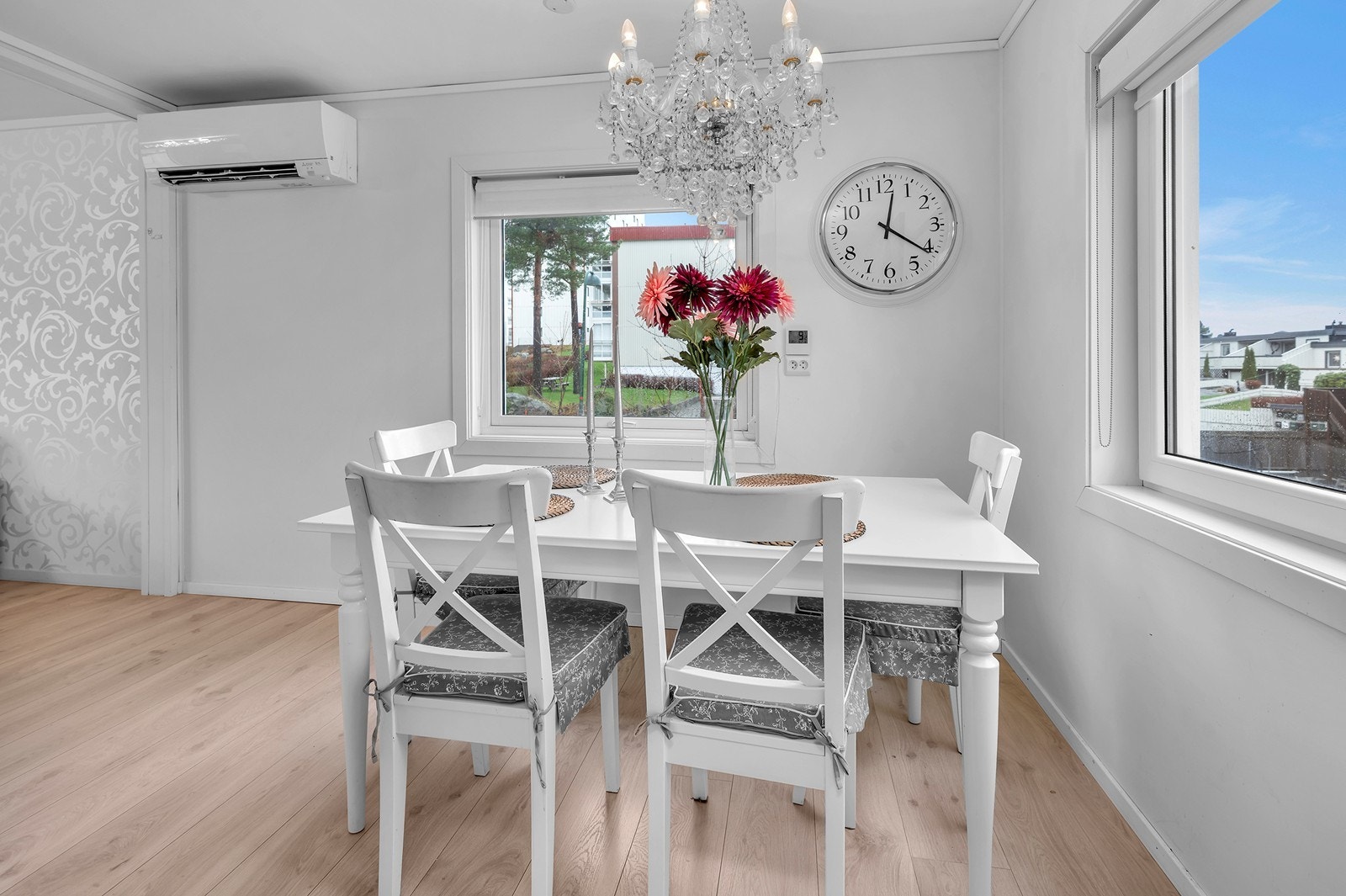 Varmepumpe som varmer godt opp Galleribilde