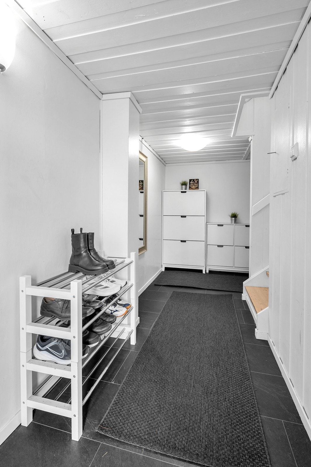 Inngangsparti med fliser på gulv Galleribilde