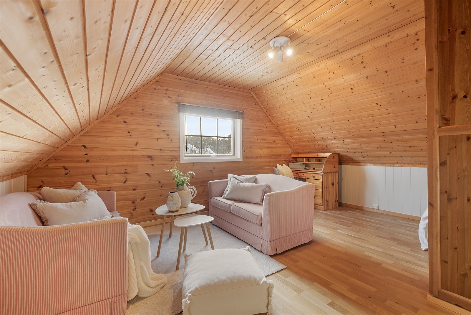 Disp. rom i 2. etasje. Galleribilde