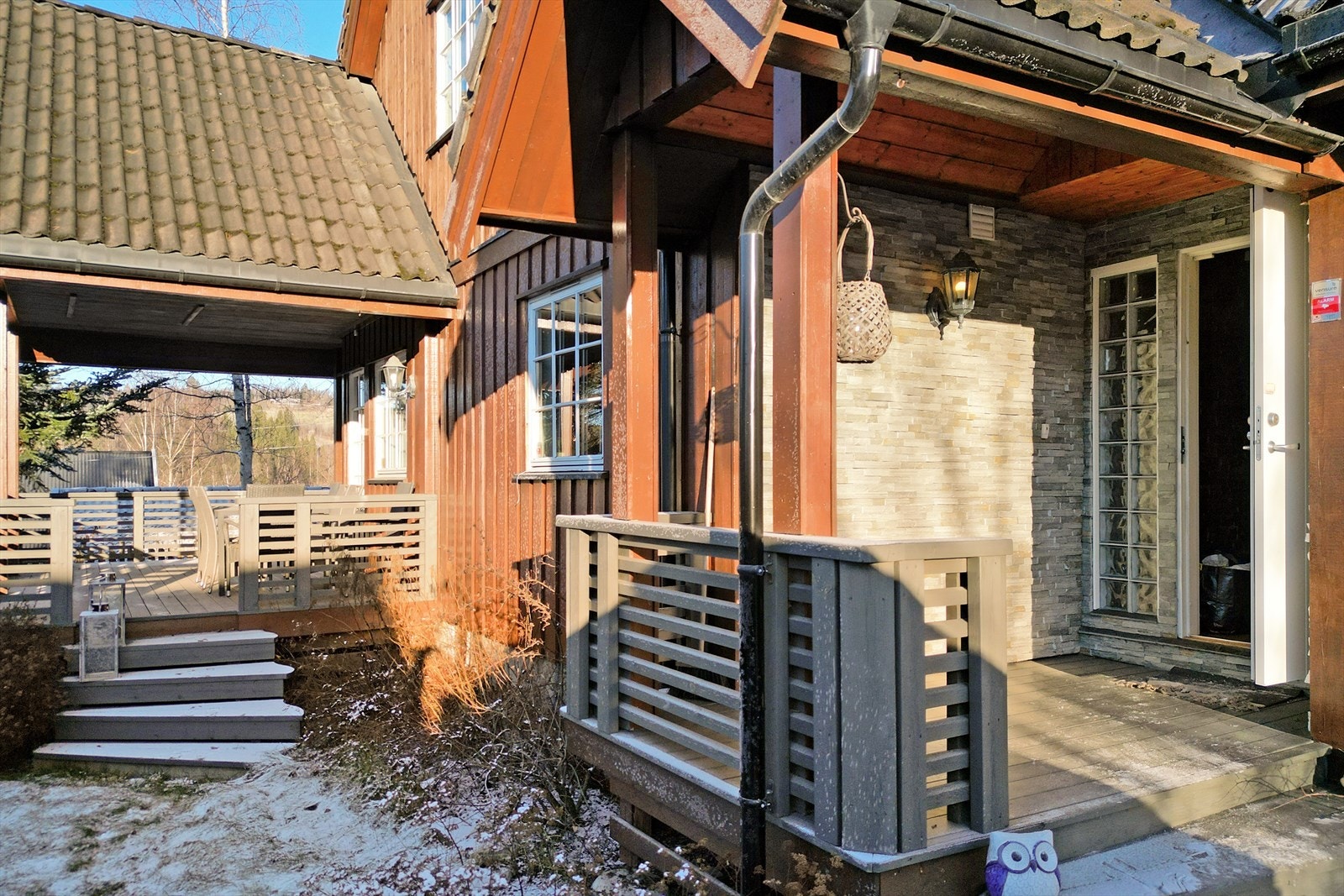 Overbygget inngangsparti. Galleribilde