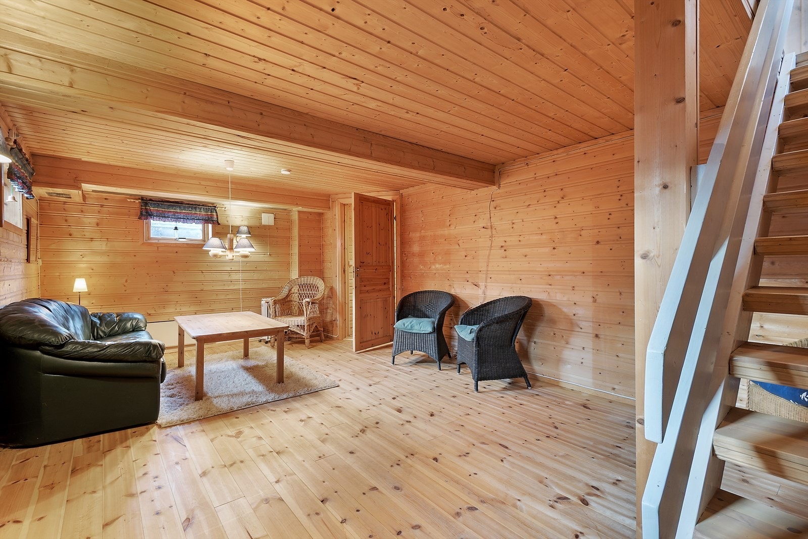 Disp. rom i kjeller. Galleribilde