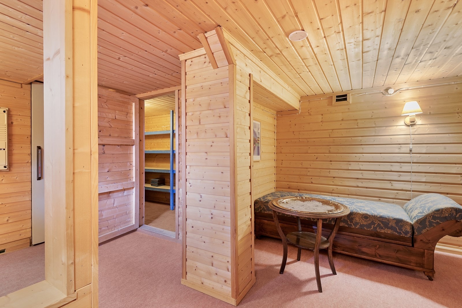 Godt med lagerplass og oppbevaringsmuligheter. Galleribilde