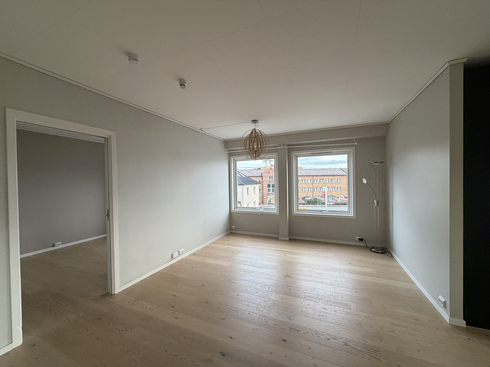 Leiligheten ble rehabilitert i 2021 og fremstår som moderne og tidsriktig Galleribilde