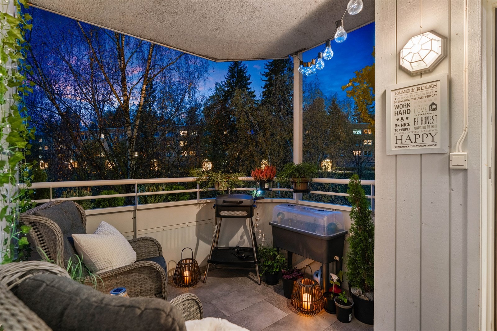 Velkommen til Henrik Sørensens vei 9, presentert av Sebastian Chodkowski i Nordvik Bolig! Foto: Stefan Borup Galleribilde