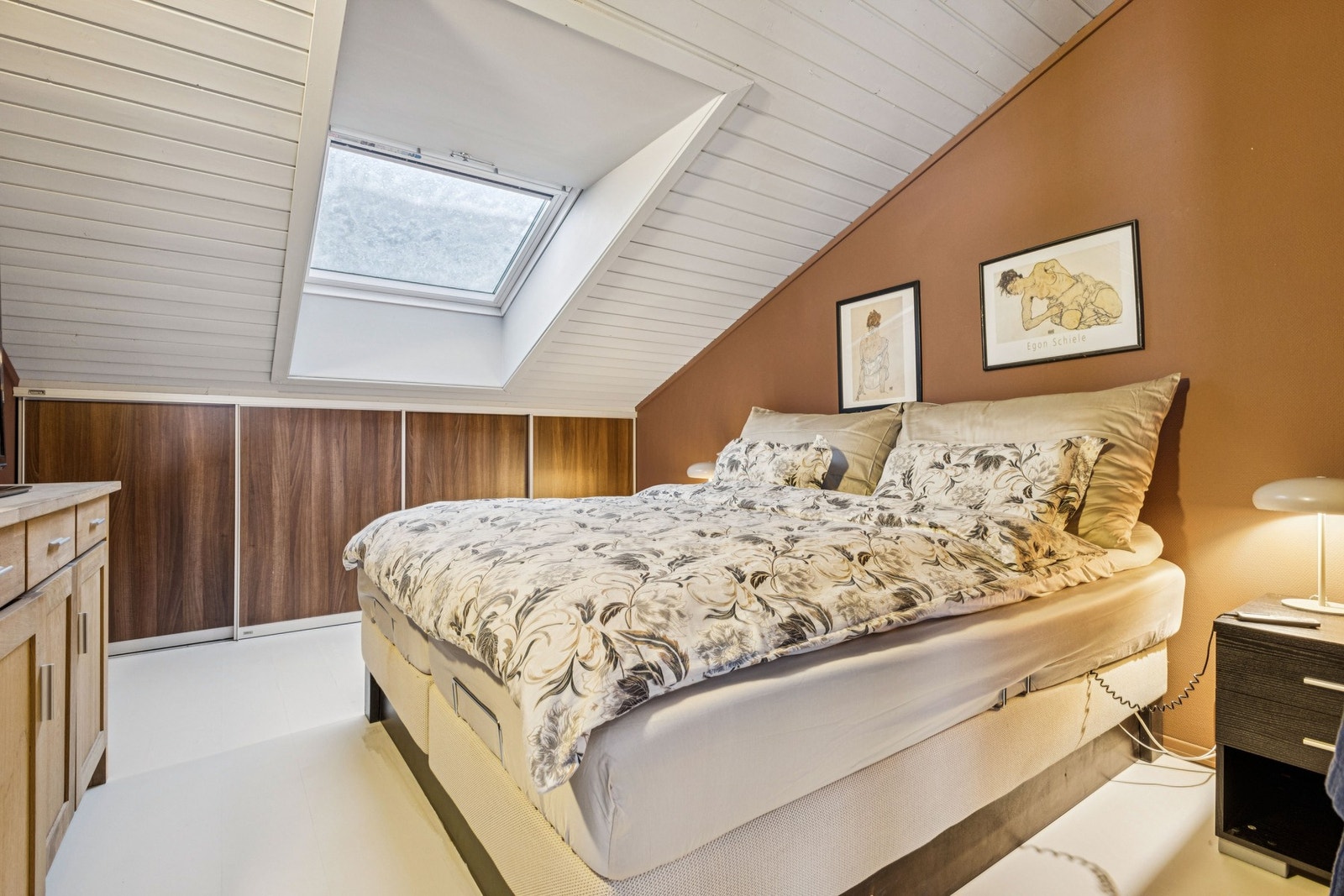 Soverom én. Galleribilde