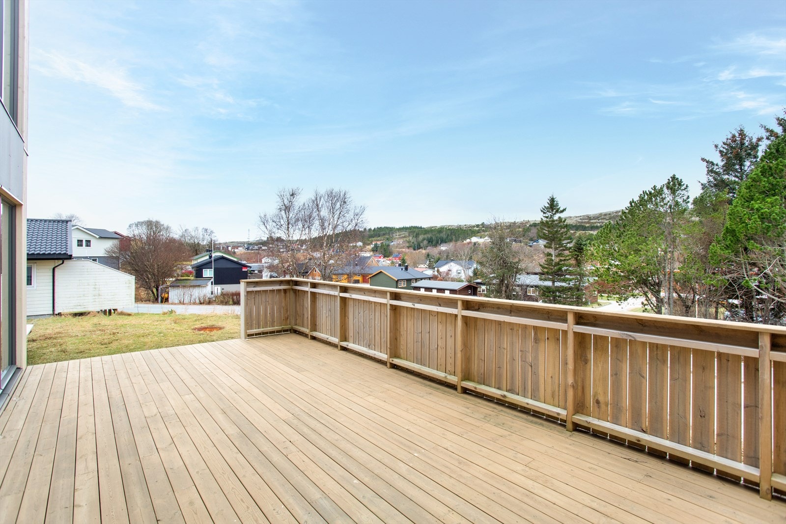 Platting på 27 kvm, her er det gode solforhold på ettermiddag og kveld, sommertid Galleribilde