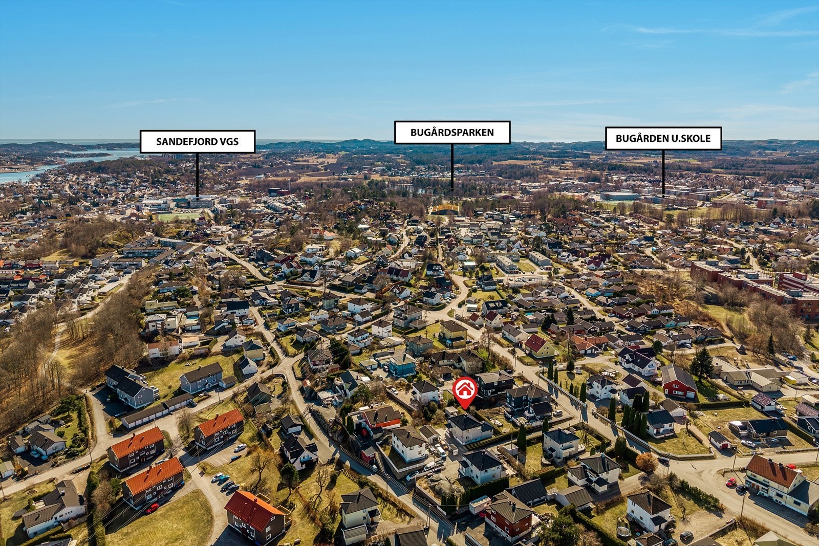 Kort gangavstand til barne/ungdoms skole samt videregående skoler. Galleribilde