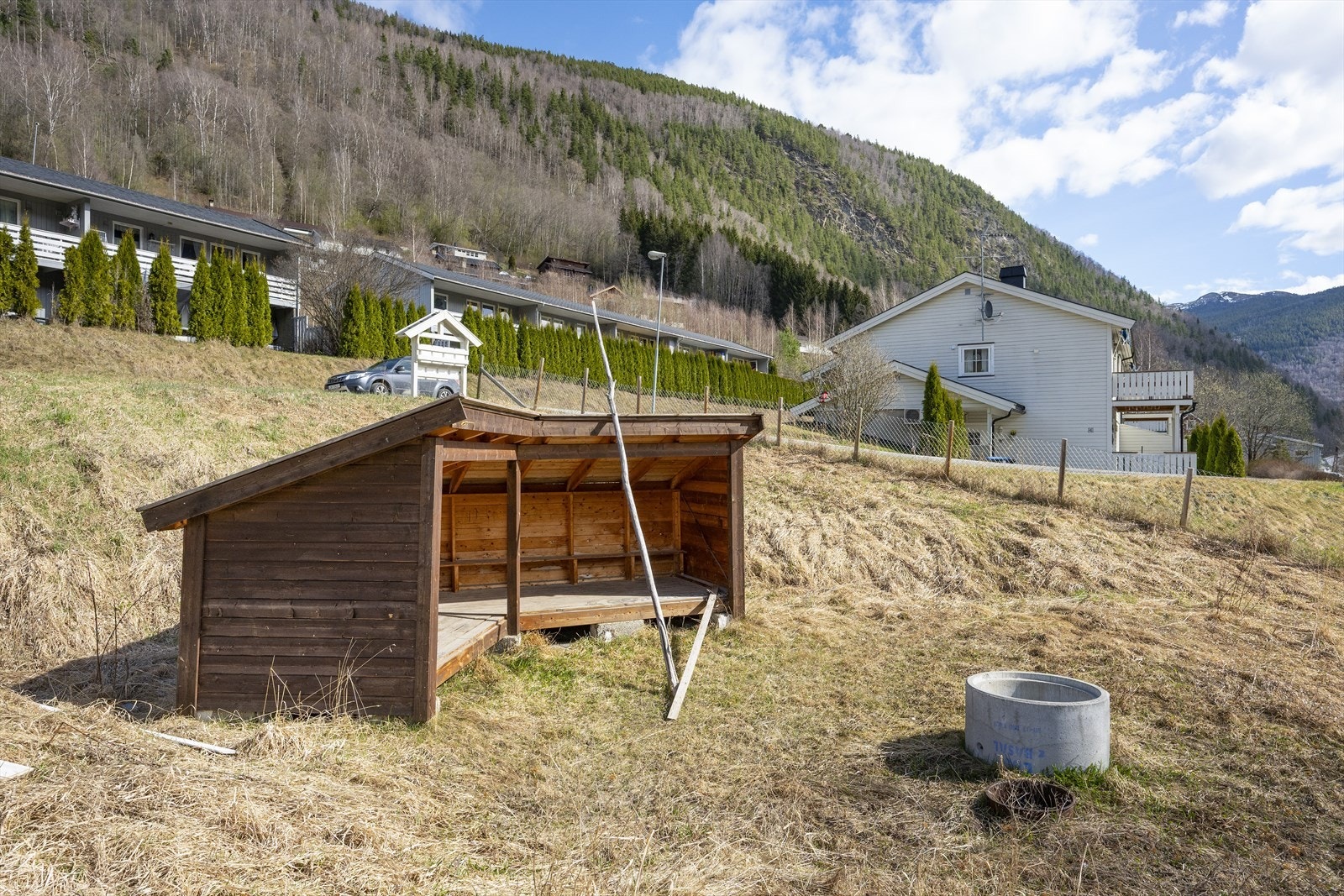 Gapahuk til felles bruk for sameiets beboere. Galleribilde