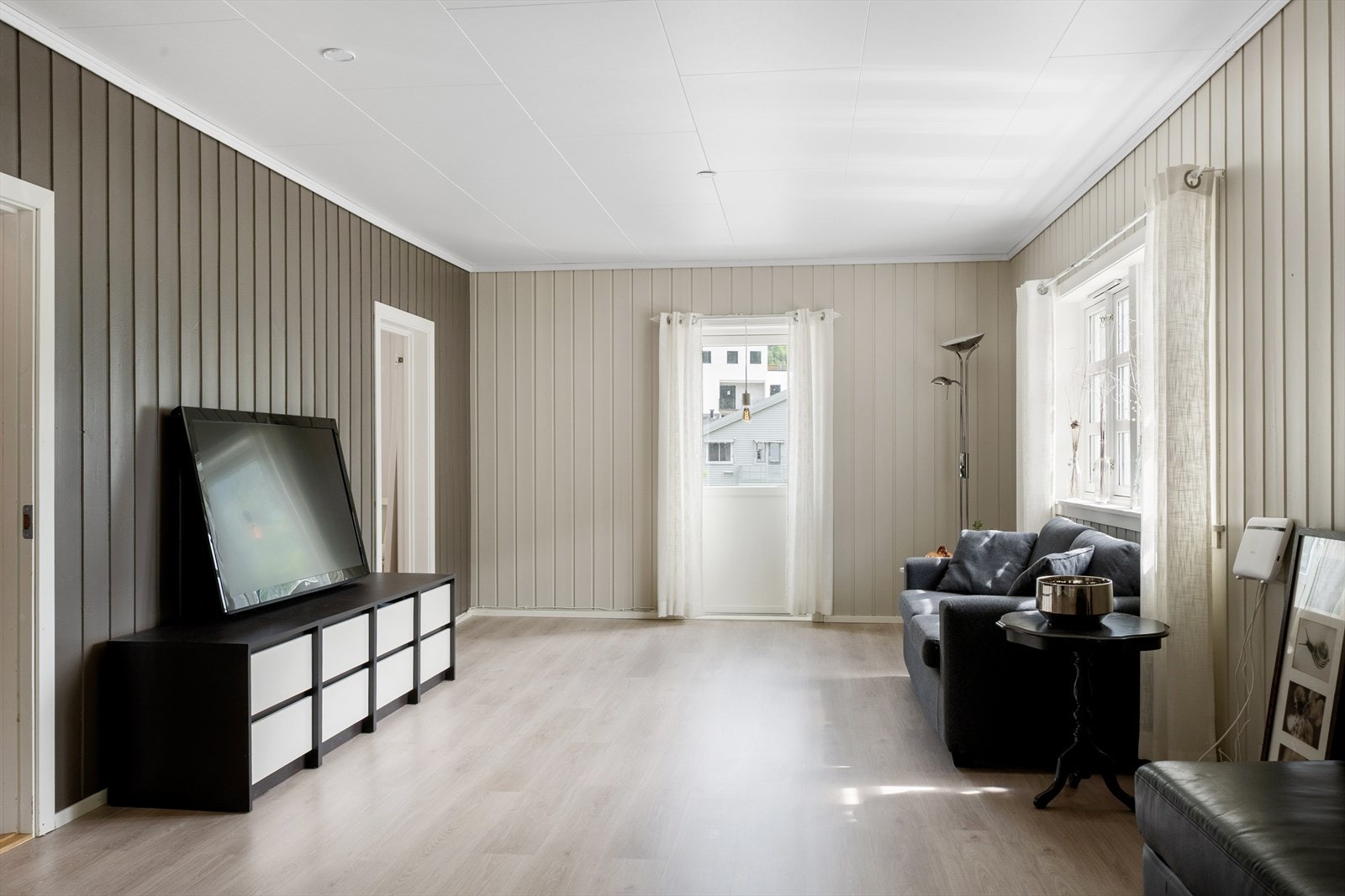 2. etasje er innredet m/stue, kjøkken, soverom og bad. Galleribilde