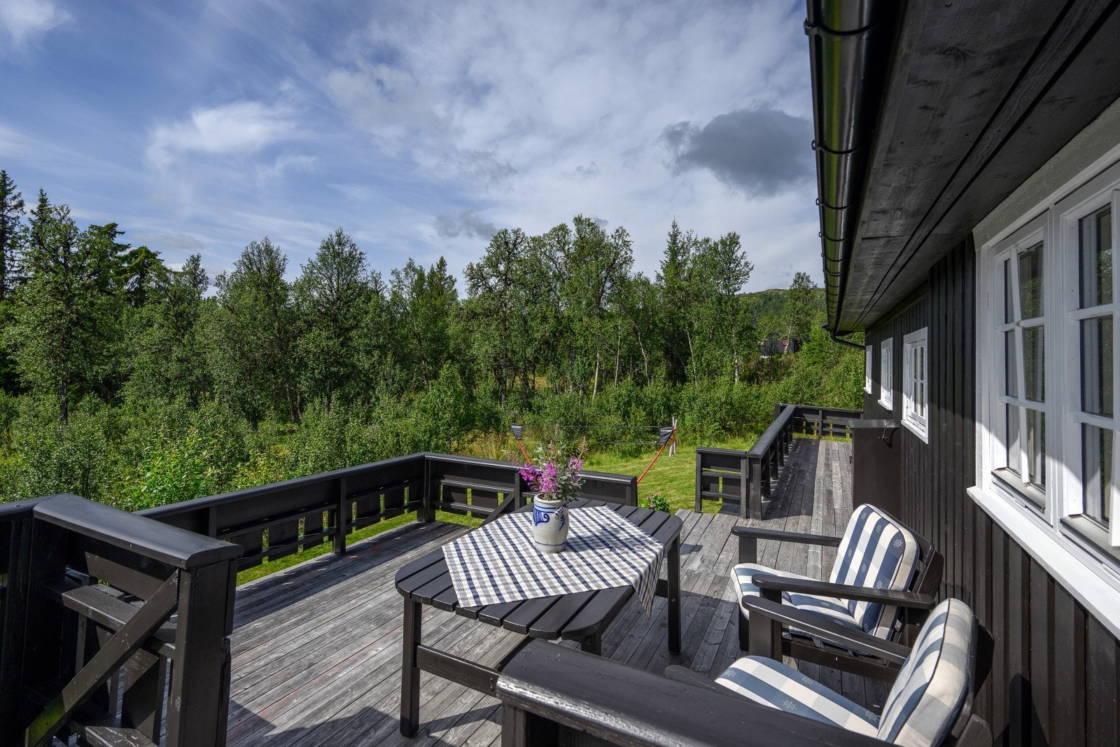 På terrassen kan du nyte en usjenert beliggenhet. Galleribilde