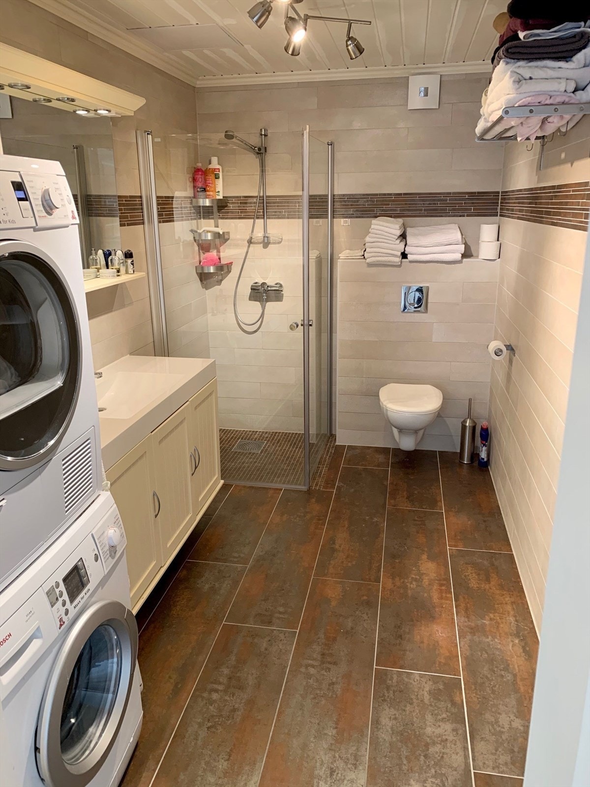 Bad i 1 etasje Galleribilde