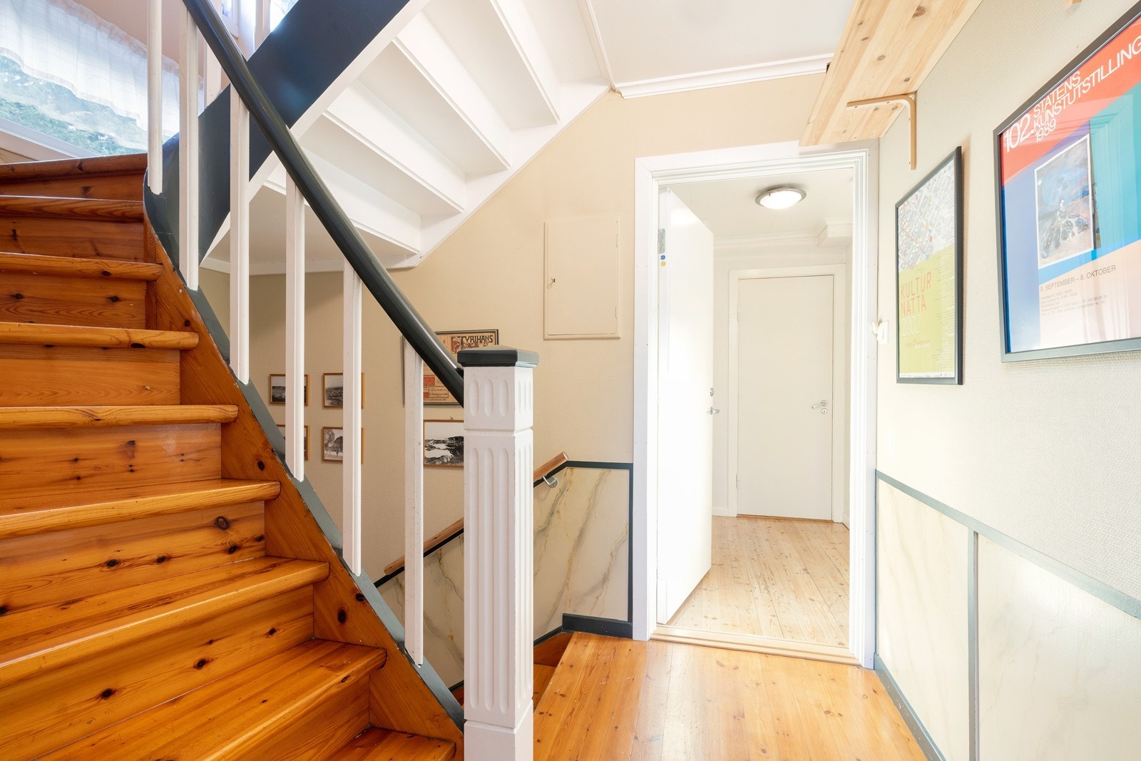 Heltre trapp i solid utførelse Galleribilde