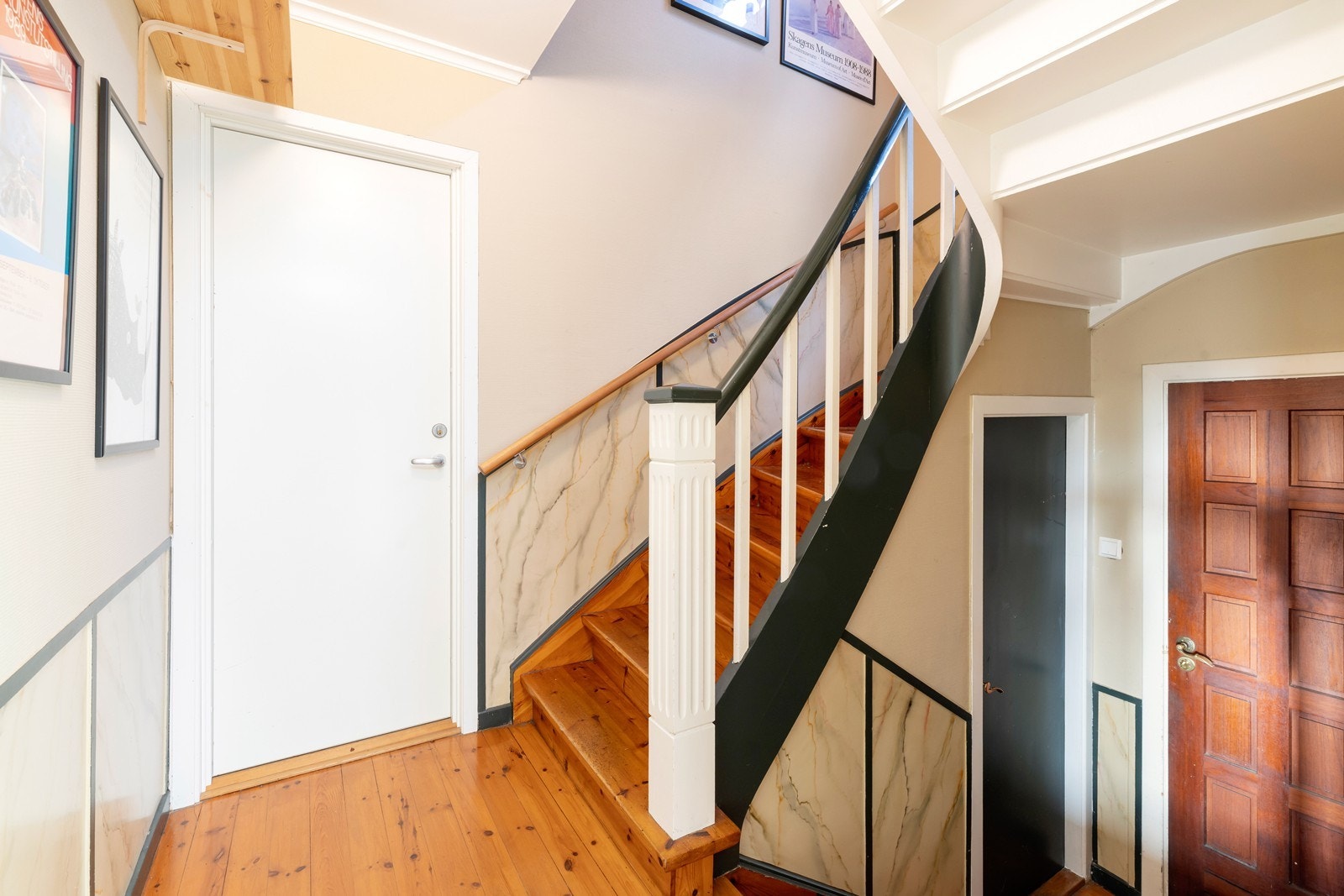 Felles trappeløsning mellom leilighetene Galleribilde