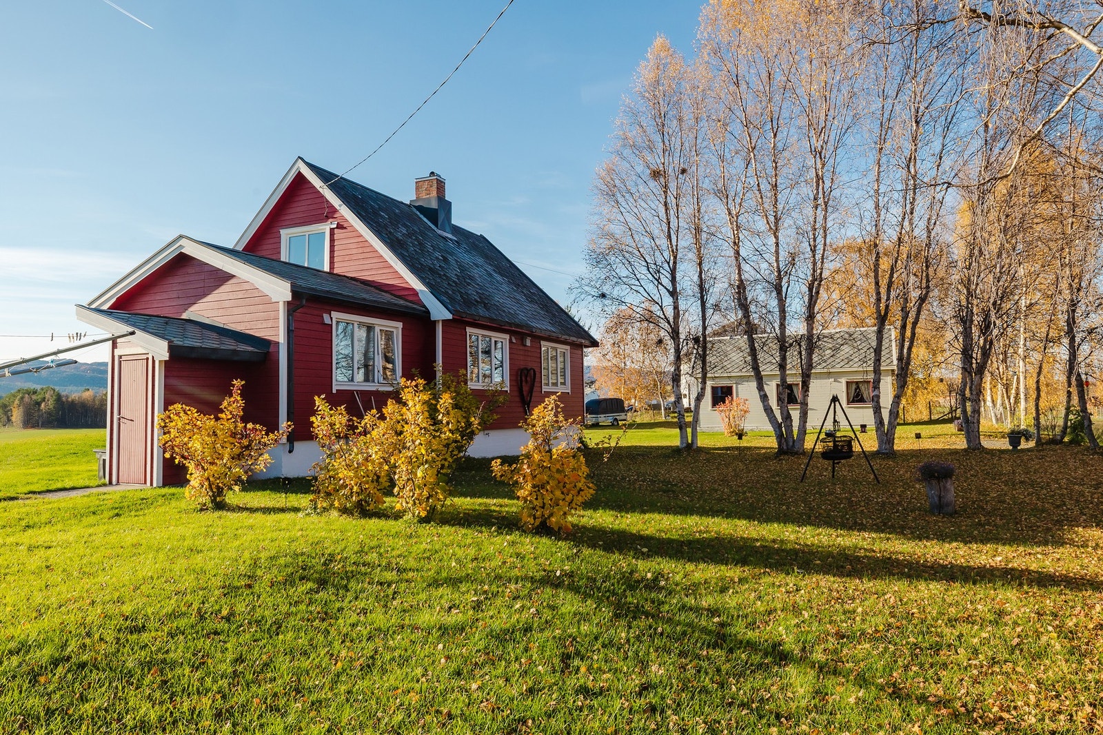 Det er et flott uteområde rundt boligen. Galleribilde