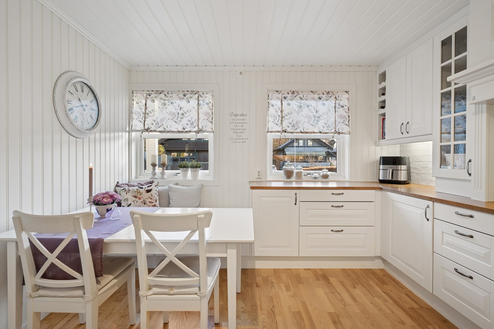 God plass til spisebord Galleribilde